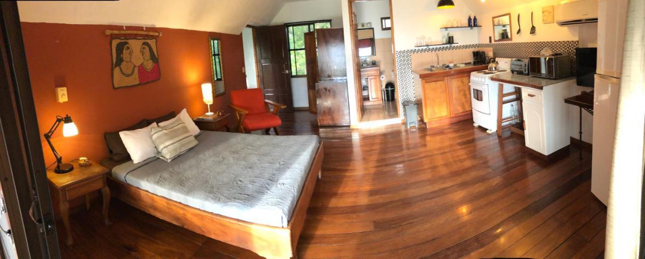 מנואל אנטוניו Cockatoo Studio Apartments מראה חיצוני תמונה