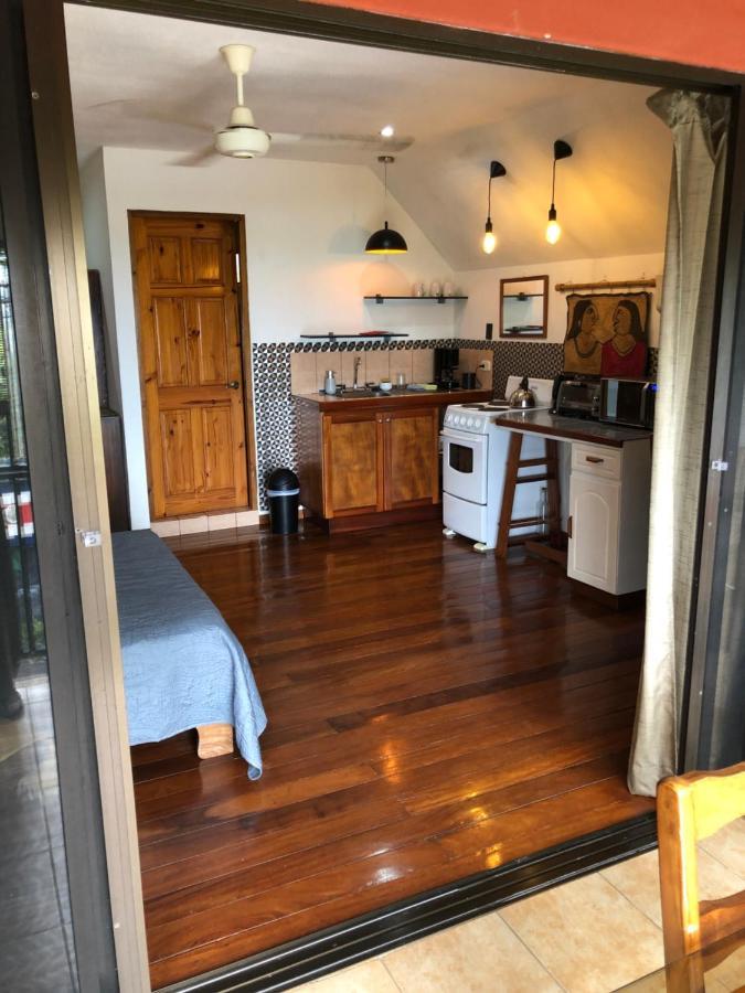מנואל אנטוניו Cockatoo Studio Apartments מראה חיצוני תמונה
